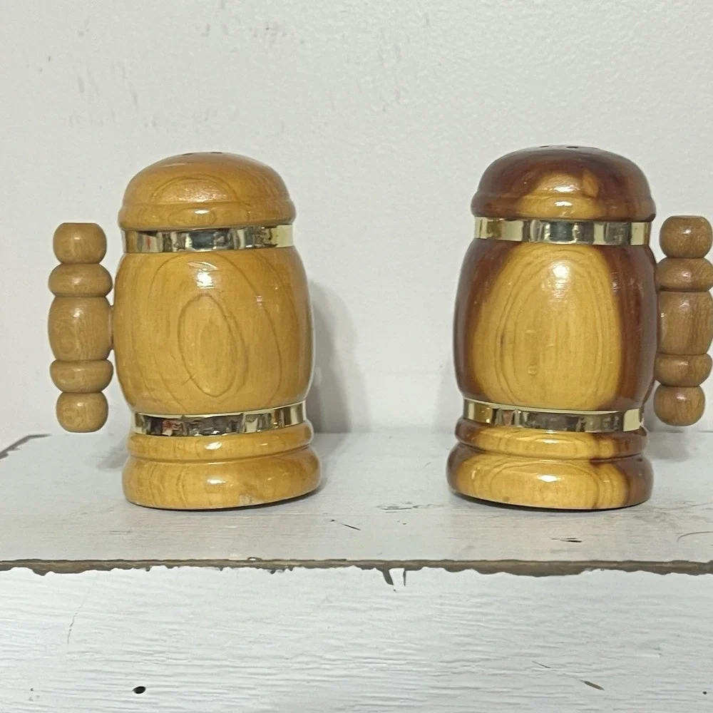 Pair Vintage Salt Pepper Shaker 3